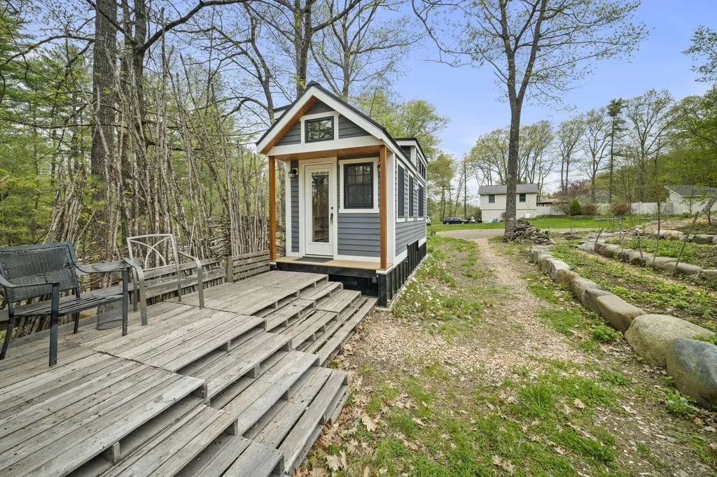 1773 Hudson Road Hudson ME 04449