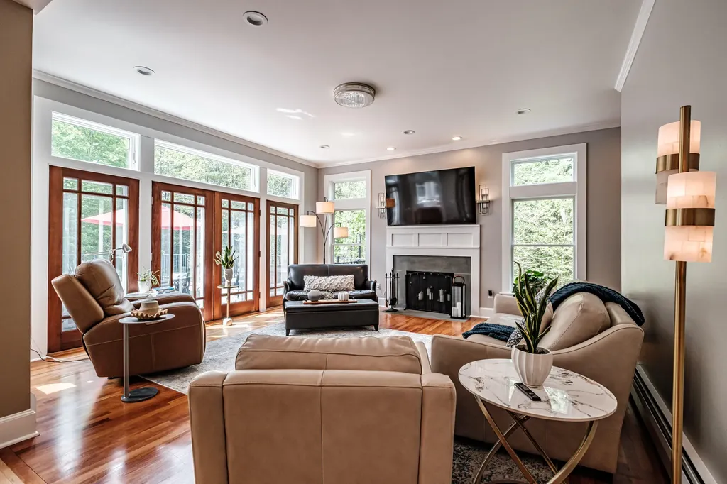 11 Silver Brook Circle Scarborough ME 04074