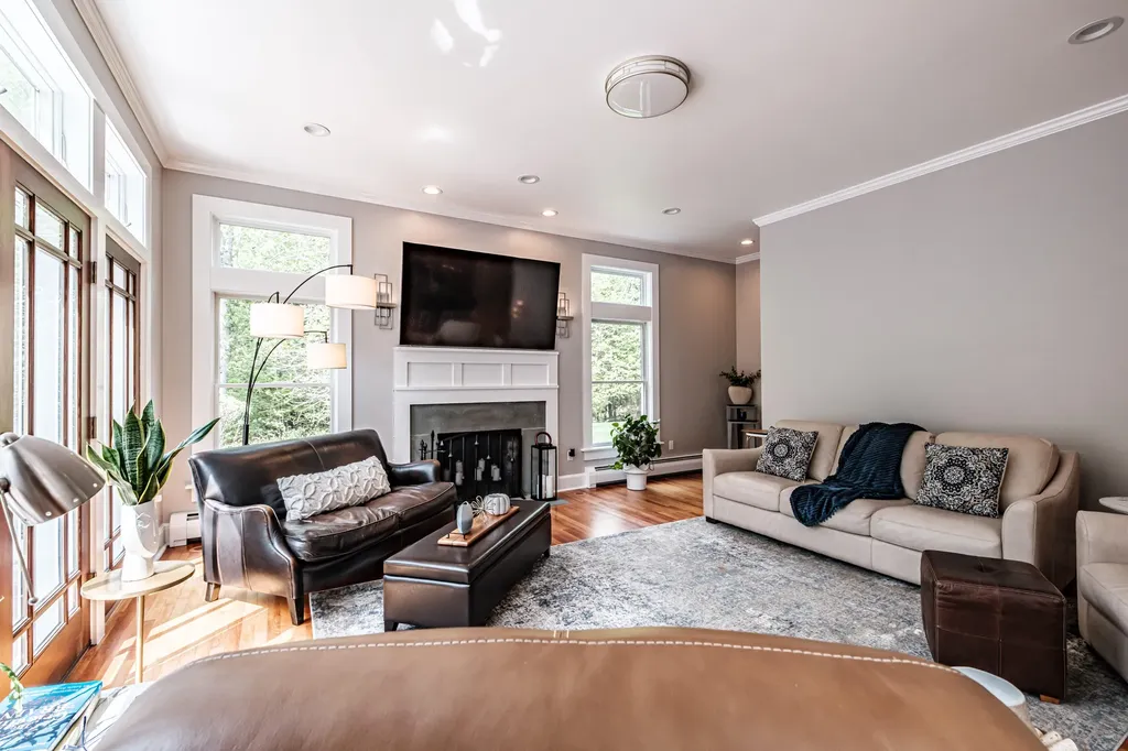 11 Silver Brook Circle Scarborough ME 04074
