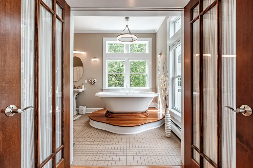 11 Silver Brook Circle Scarborough ME 04074