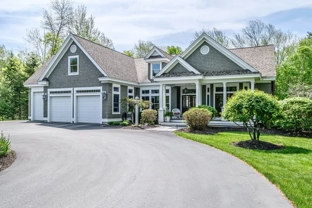 11 Silver Brook Circle Scarborough ME 04074