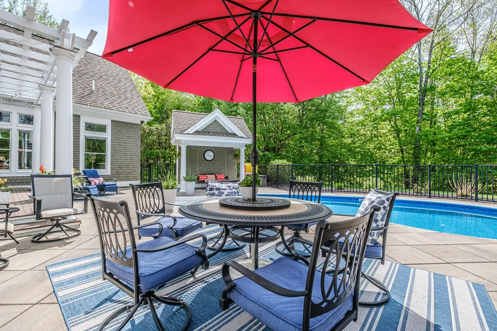 11 Silver Brook Circle Scarborough ME 04074