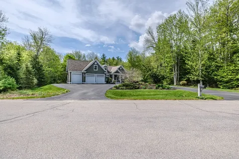 11 Silver Brook Circle Scarborough ME 04074