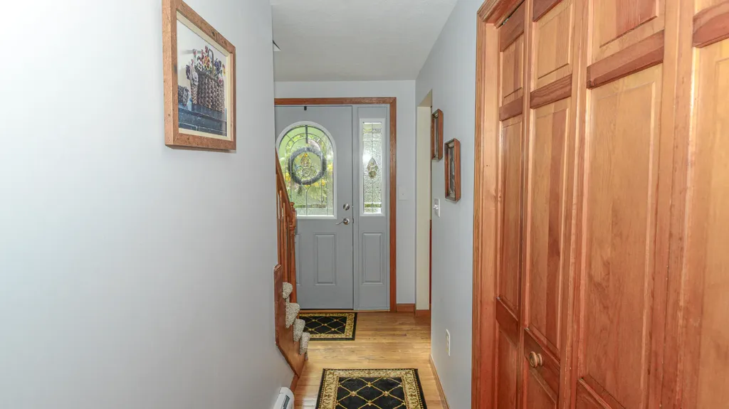 25 Jefferson Court Naples ME 04055