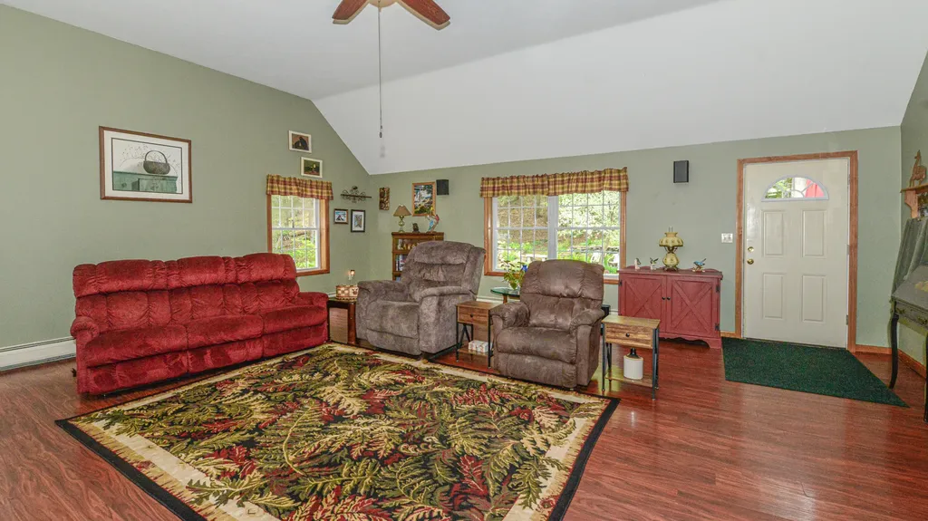 25 Jefferson Court Naples ME 04055