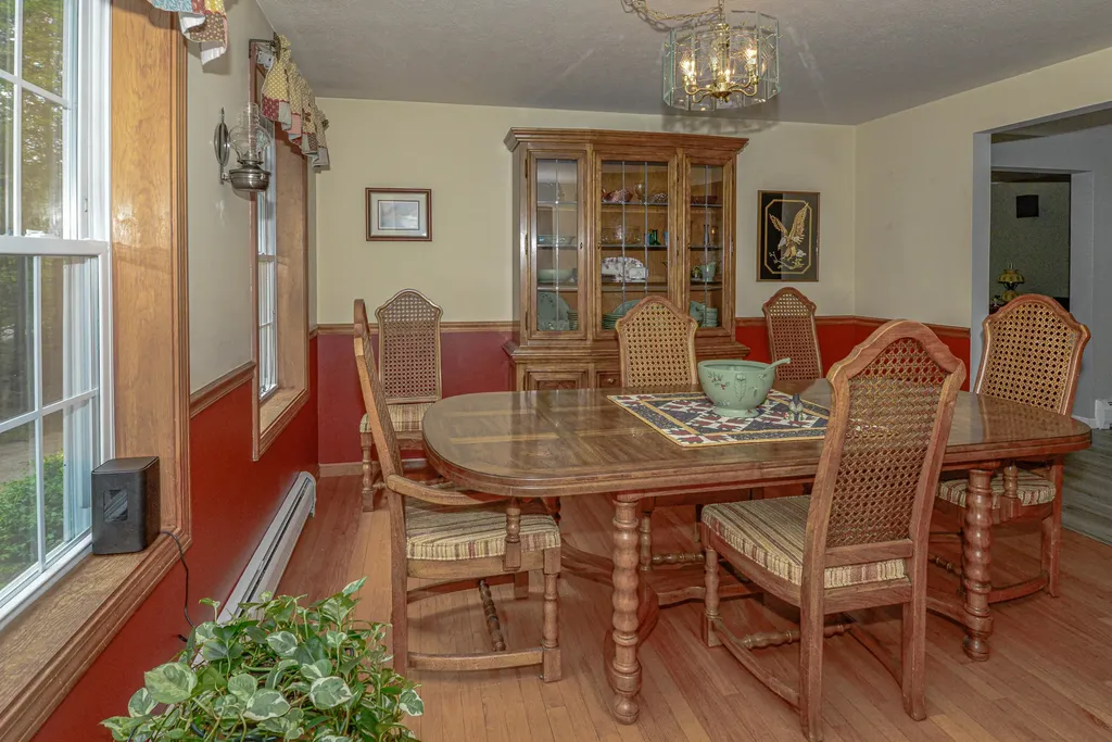25 Jefferson Court Naples ME 04055