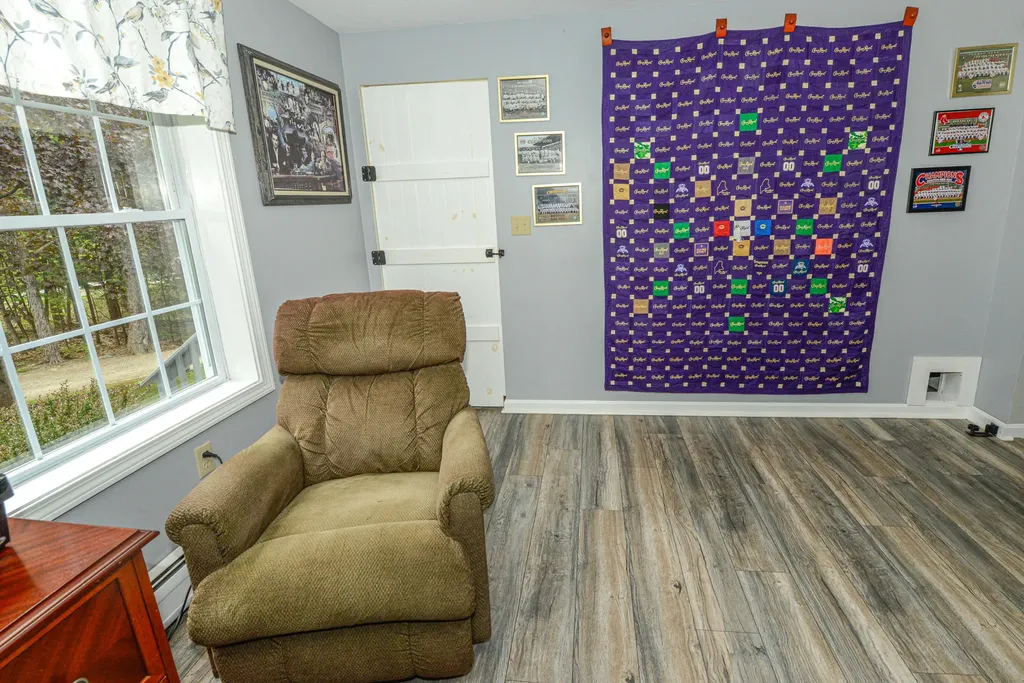 25 Jefferson Court Naples ME 04055
