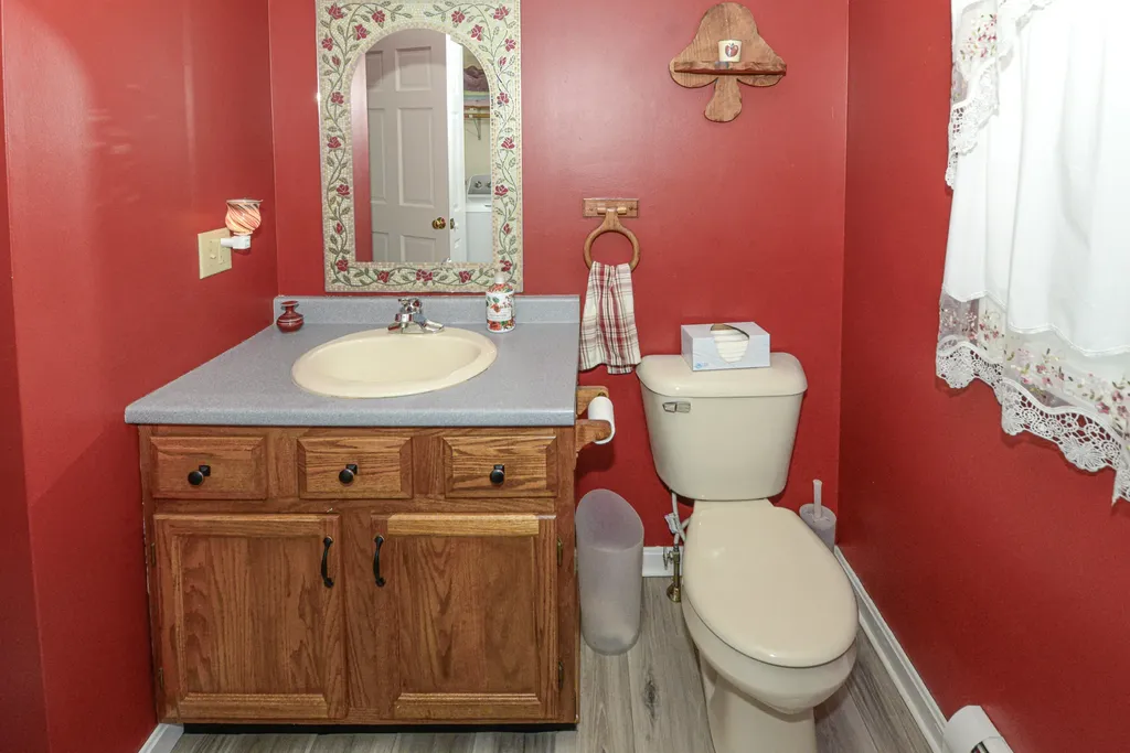 25 Jefferson Court Naples ME 04055