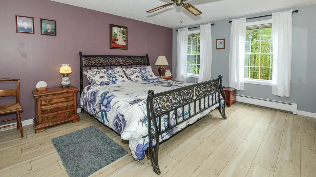 25 Jefferson Court Naples ME 04055