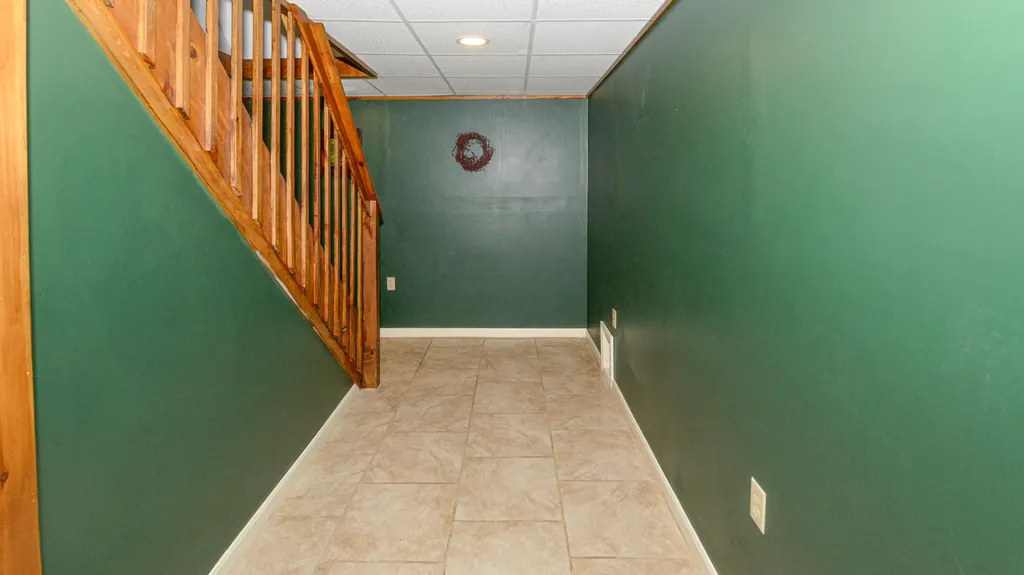 25 Jefferson Court Naples ME 04055