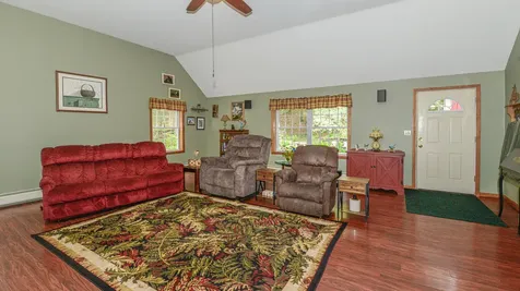 25 Jefferson Court Naples ME 04055