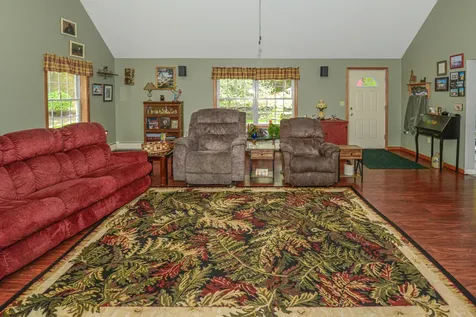 25 Jefferson Court Naples ME 04055