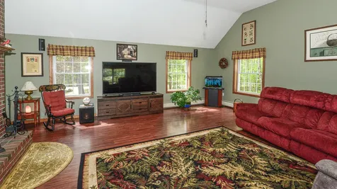 25 Jefferson Court Naples ME 04055