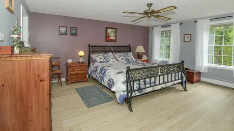 25 Jefferson Court Naples ME 04055