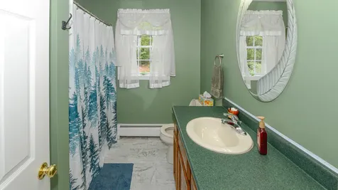 25 Jefferson Court Naples ME 04055