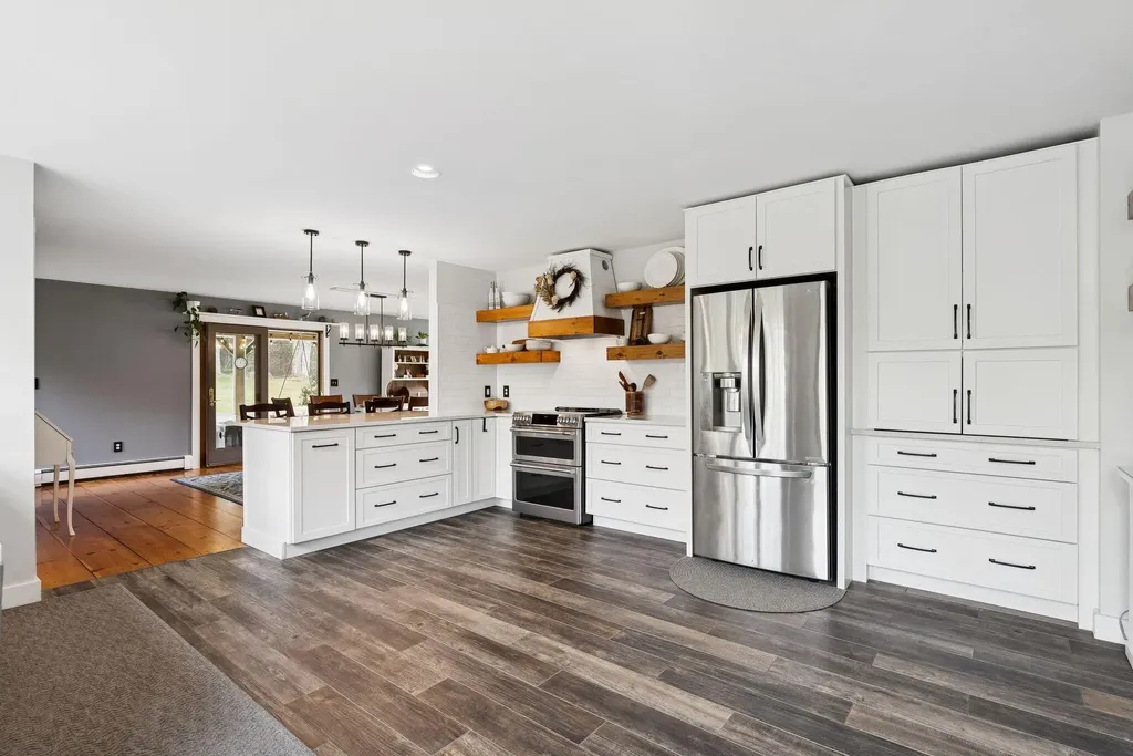 24 Autumn Lane Freeport ME 04032