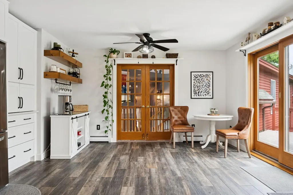 24 Autumn Lane Freeport ME 04032