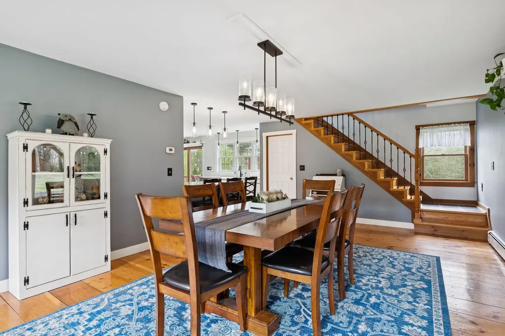 24 Autumn Lane Freeport ME 04032