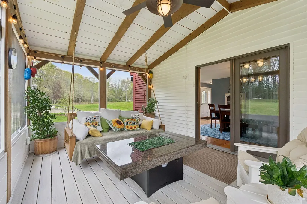 24 Autumn Lane Freeport ME 04032