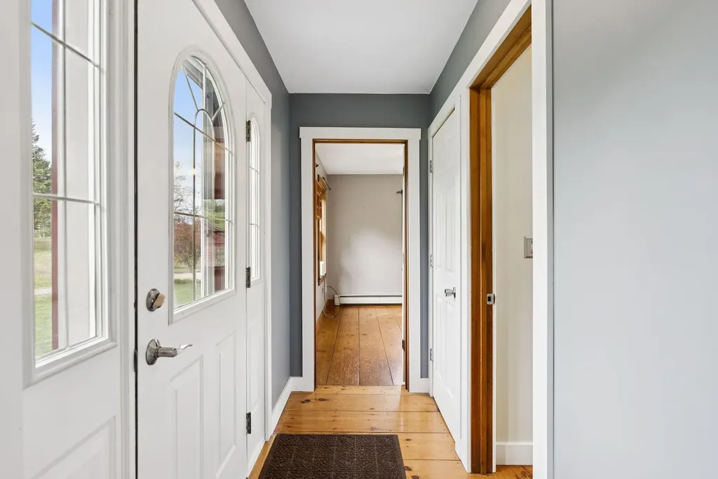 24 Autumn Lane Freeport ME 04032