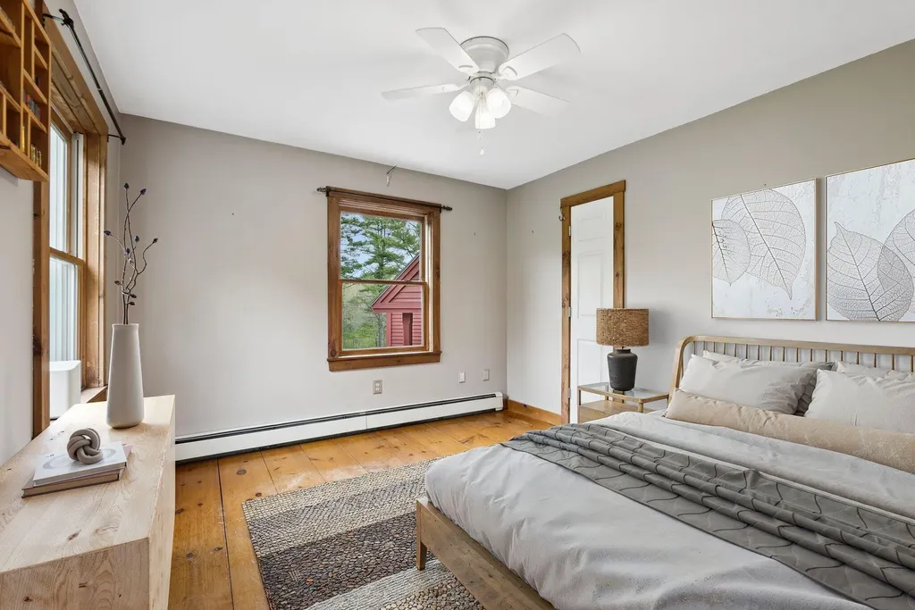 24 Autumn Lane Freeport ME 04032
