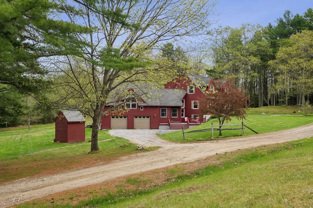 24 Autumn Lane Freeport ME 04032
