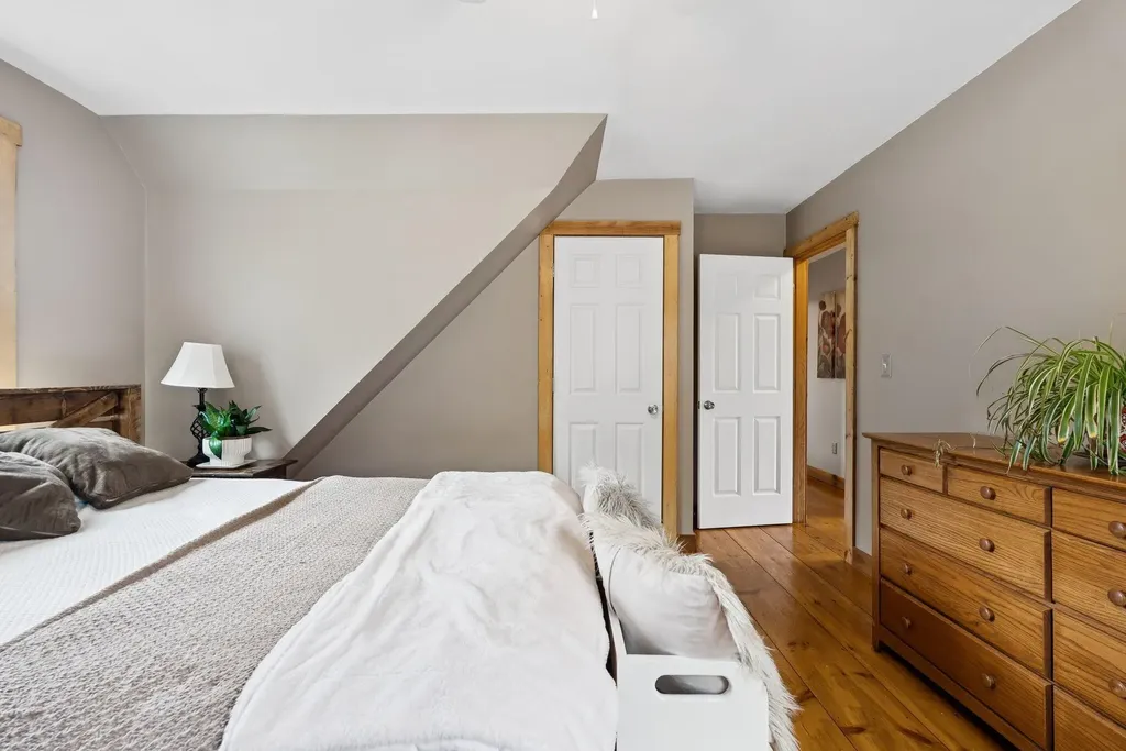 24 Autumn Lane Freeport ME 04032