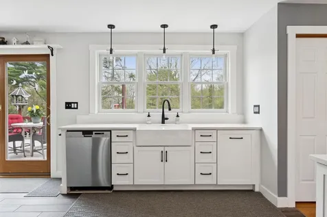 24 Autumn Lane Freeport ME 04032