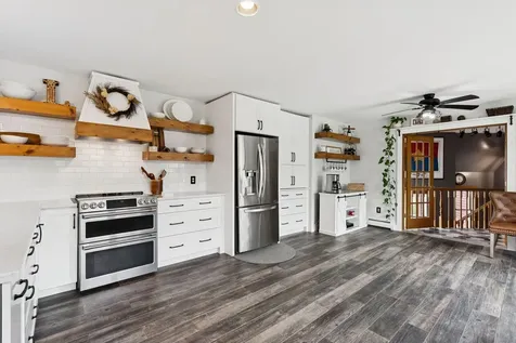 24 Autumn Lane Freeport ME 04032