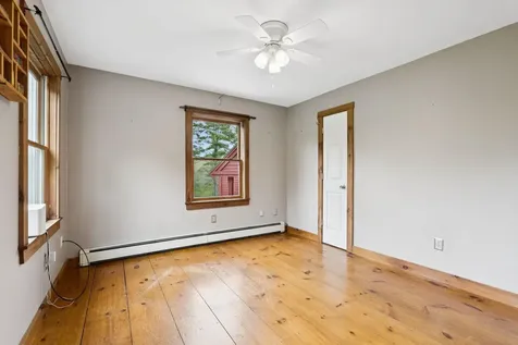 24 Autumn Lane Freeport ME 04032