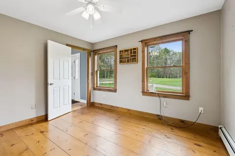 24 Autumn Lane Freeport ME 04032