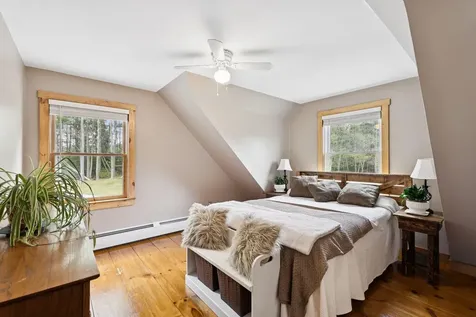 24 Autumn Lane Freeport ME 04032