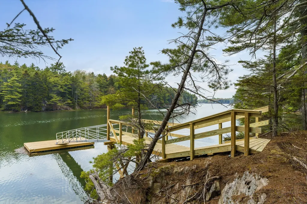 Harpswell ME, 15 Lupine Lane