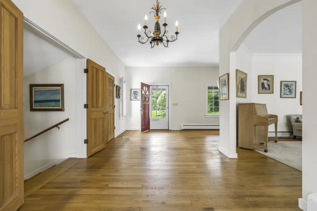 31 Woodward Farm Road Bristol ME 04539
