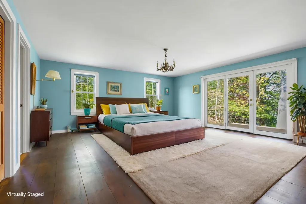 31 Woodward Farm Road Bristol ME 04539