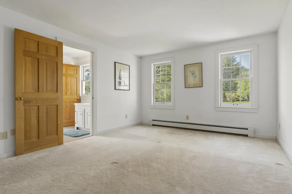 31 Woodward Farm Road Bristol ME 04539