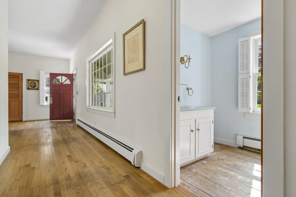 31 Woodward Farm Road Bristol ME 04539