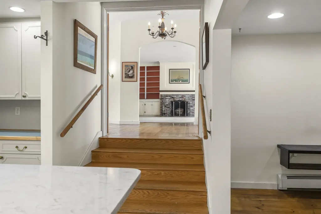 31 Woodward Farm Road Bristol ME 04539