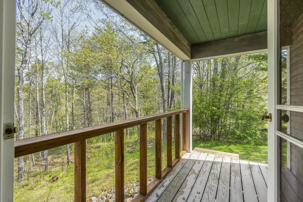 31 Woodward Farm Road Bristol ME 04539