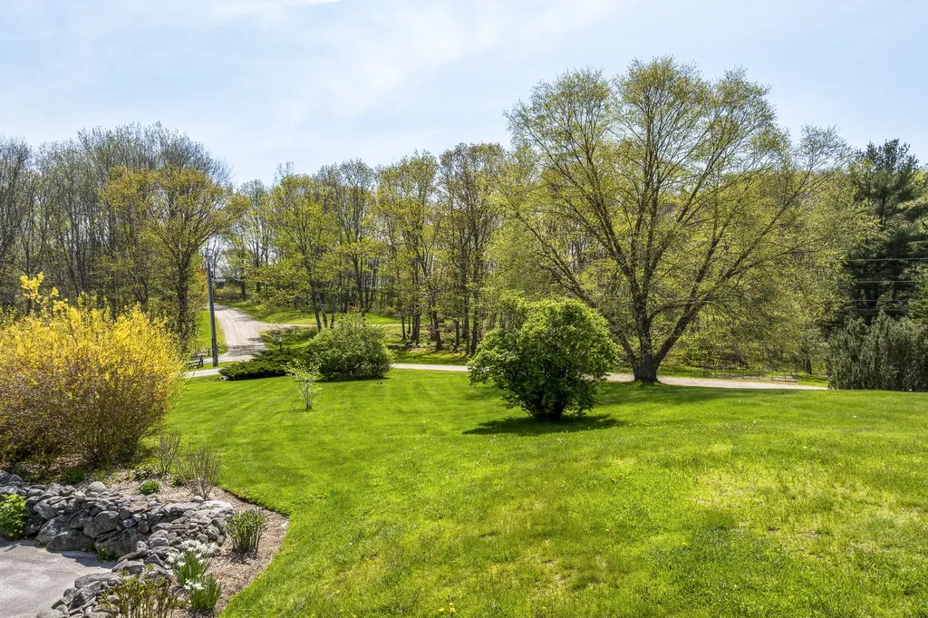 31 Woodward Farm Road Bristol ME 04539