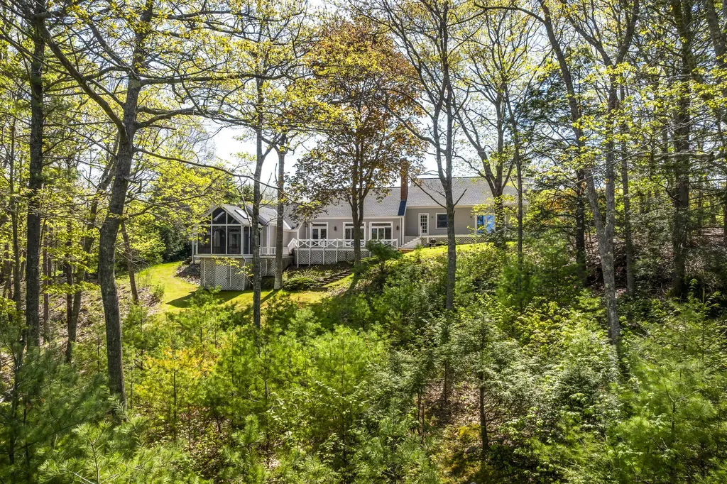 31 Woodward Farm Road Bristol ME 04539