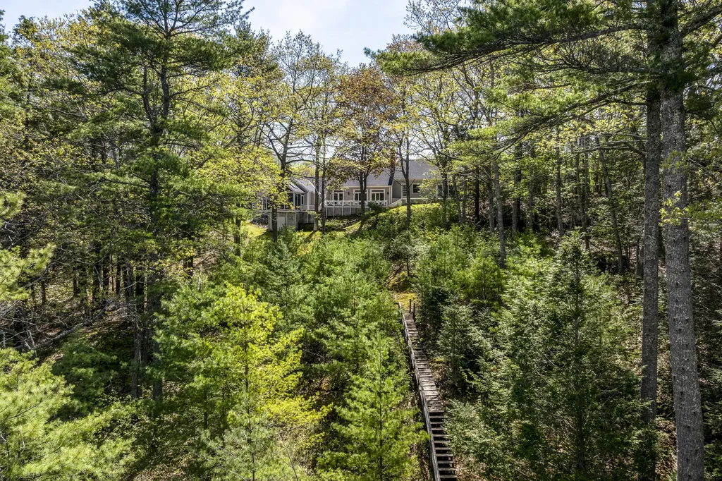 31 Woodward Farm Road Bristol ME 04539