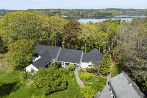 31 Woodward Farm Road Bristol ME 04539