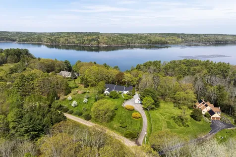 31 Woodward Farm Road Bristol ME 04539