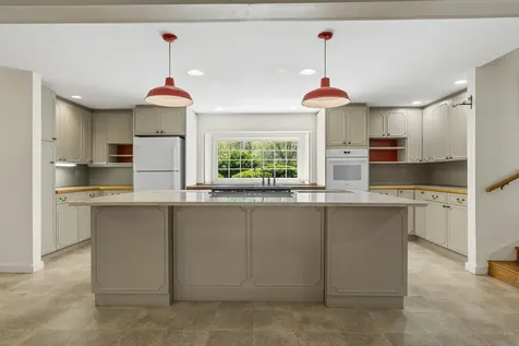 31 Woodward Farm Road Bristol ME 04539