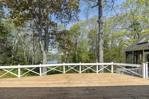 31 Woodward Farm Road Bristol ME 04539