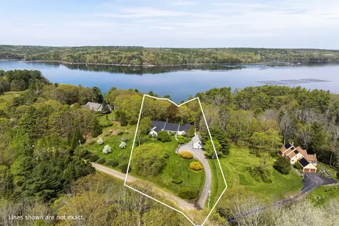31 Woodward Farm Road Bristol ME 04539