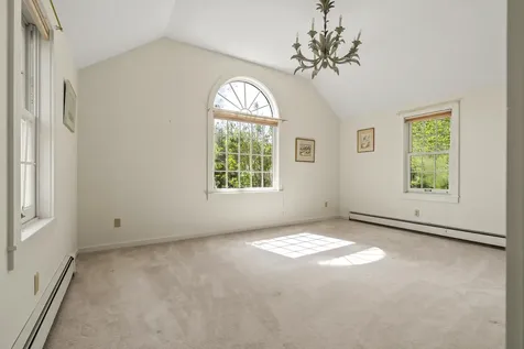 31 Woodward Farm Road Bristol ME 04539