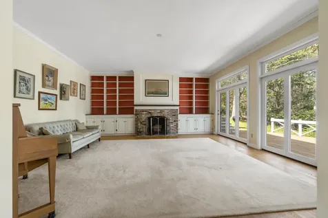 31 Woodward Farm Road Bristol ME 04539