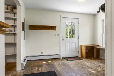 31 Woodward Farm Road Bristol ME 04539